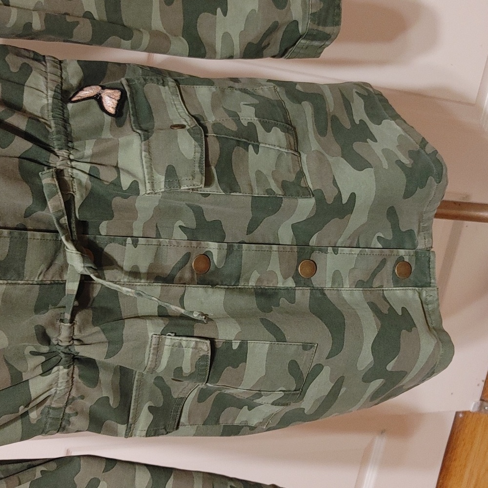 🤢 Justice Jacket - Picture 5 of 14